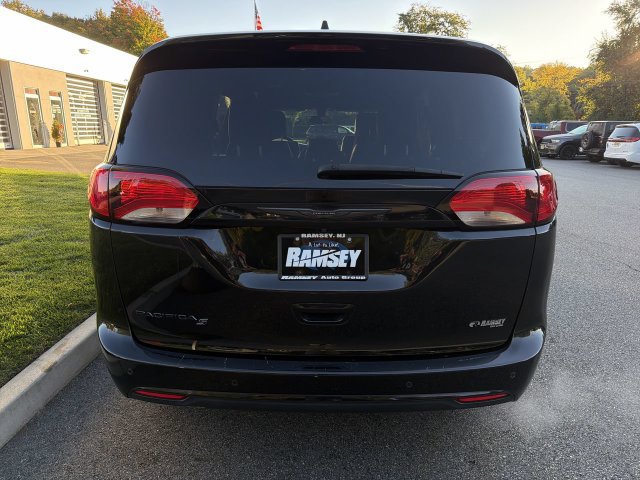 Used 2019 Chrysler Pacifica Touring-L w/ S Appearance Package FWD image 7