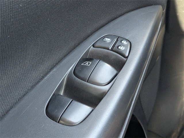 Used 2016 Nissan Sentra S image 18