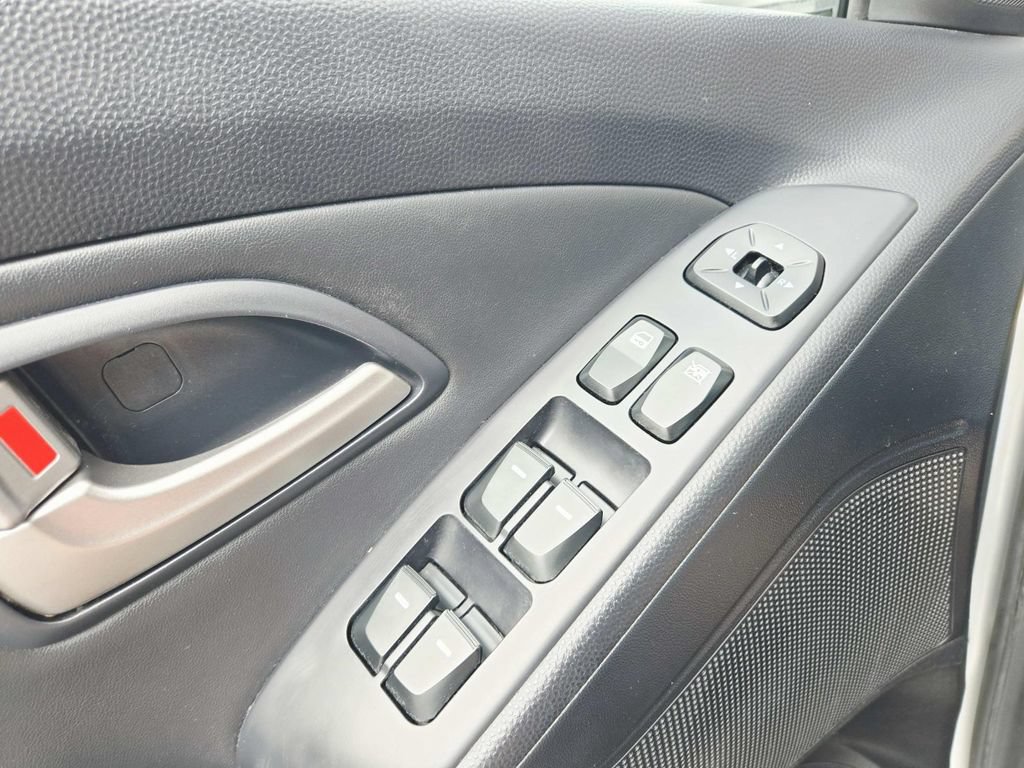 Used 2010 Hyundai Tucson GLS w/ Popular Equipment Pkg 2 FWD image 31