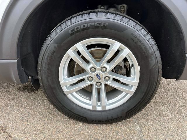 Used 2020 Ford Explorer XLT w/ Equipment Group 202A AWD/4WD image 8