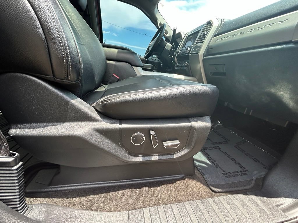 Used 2017 Ford F250 Lariat w/ Lariat Ultimate Package AWD/4WD image 28