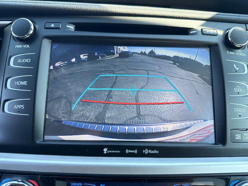 Used 2019 Toyota Highlander XLE AWD/4WD image 32