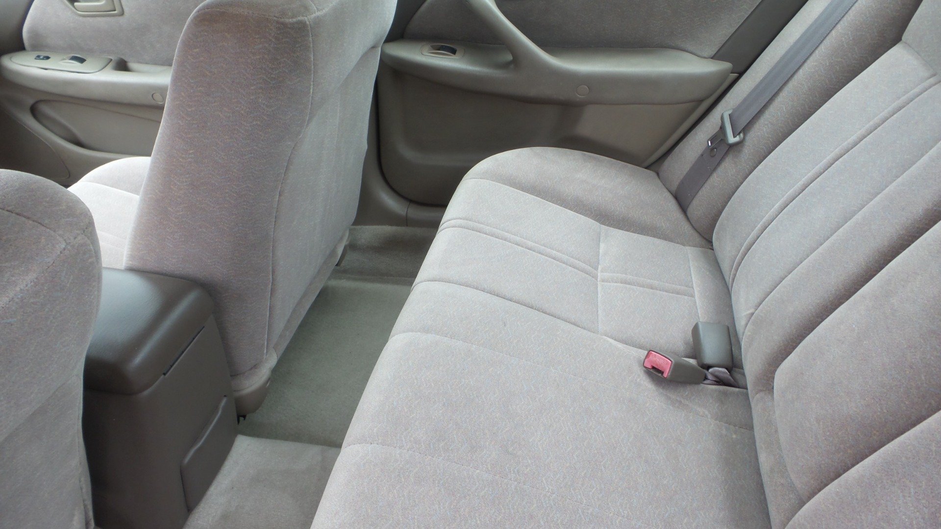 Used 1998 Toyota Camry LE FWD image 25