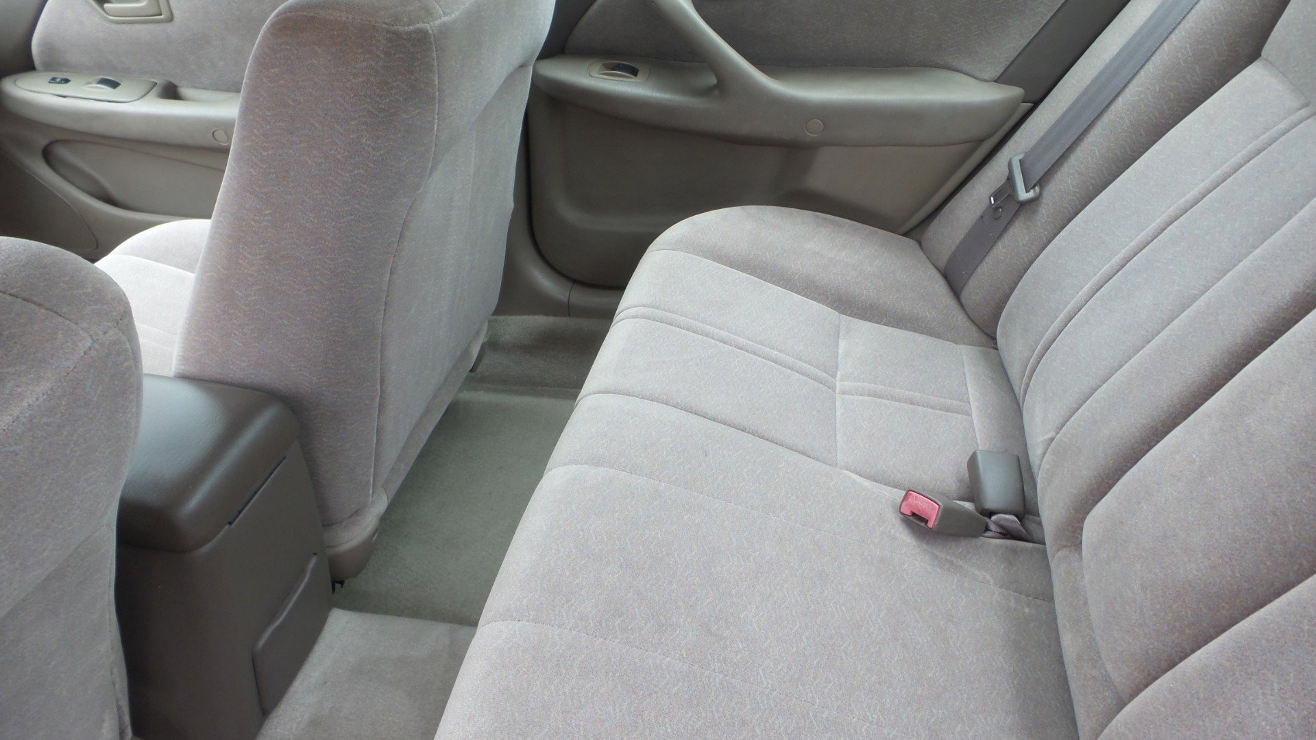 Used 1998 Toyota Camry LE FWD image 25