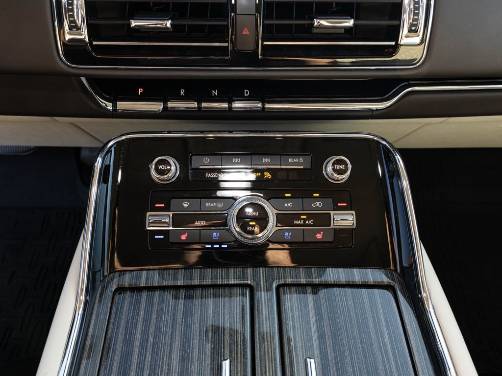 Used 2022 Lincoln Navigator L Black Label AWD/4WD image 38
