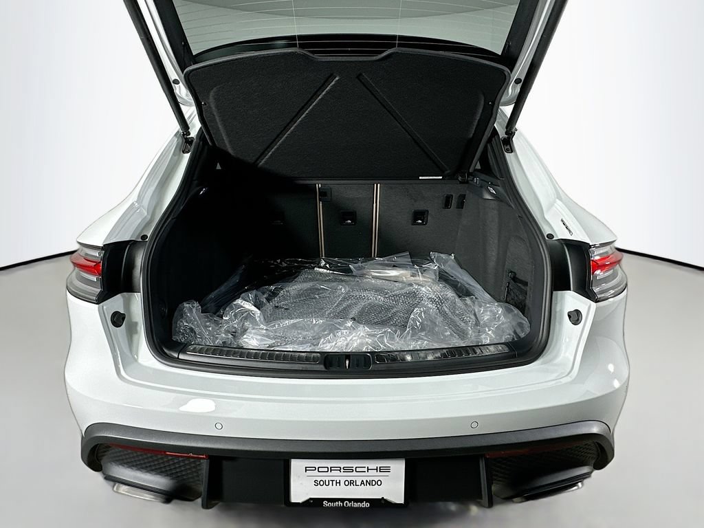 Certified 2026 Porsche Macan AWD/4WD image 28