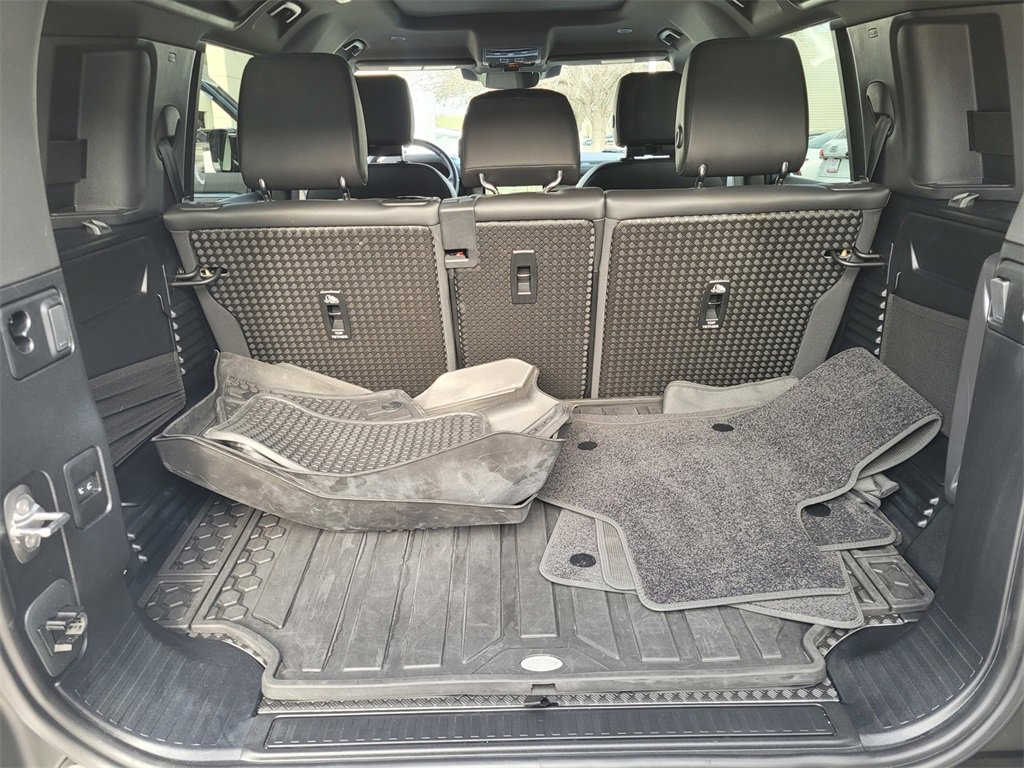 Used 2024 Land Rover Defender 110 S image 26