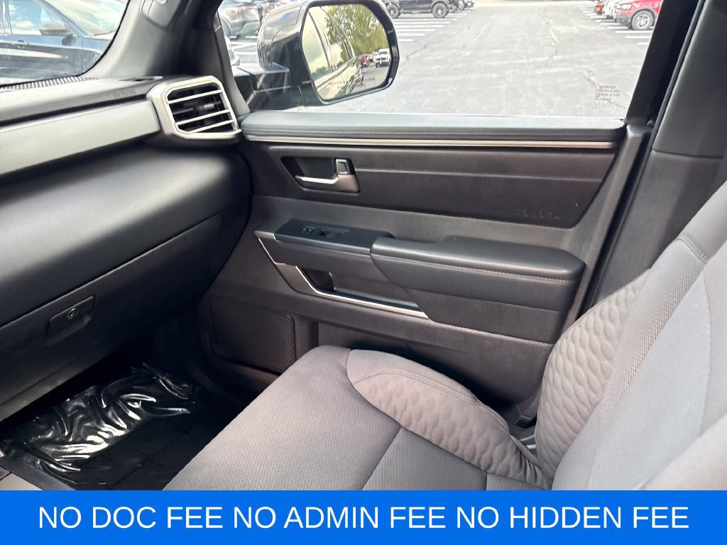 Used 2025 Toyota Sequoia SR5 AWD/4WD image 40