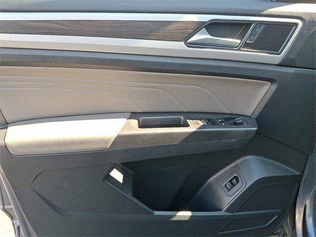 Used 2023 Volkswagen Atlas SE image 12