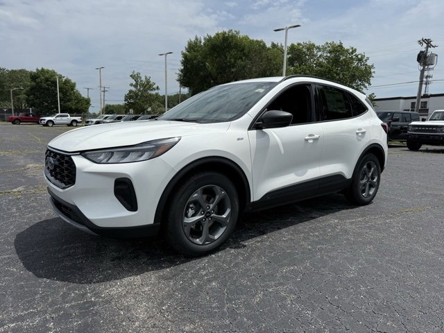 New 2025 Ford Escape ST-Line w/ Cold Weather Package image 4