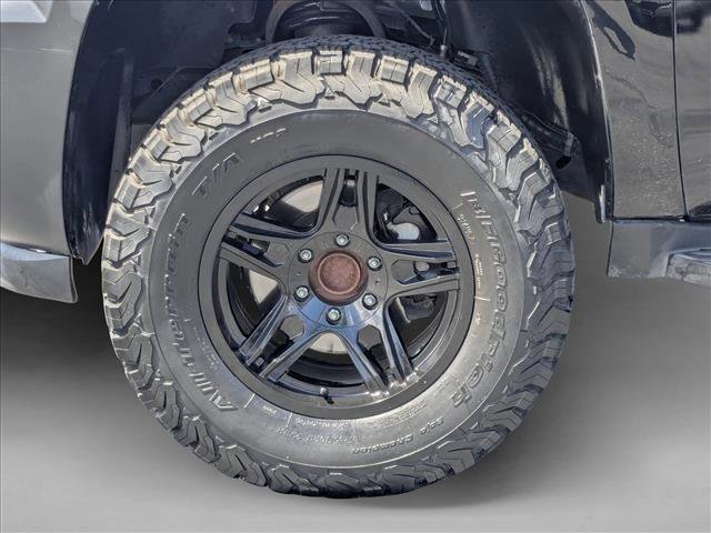 Used 2013 Chevrolet Suburban LT RWD image 25