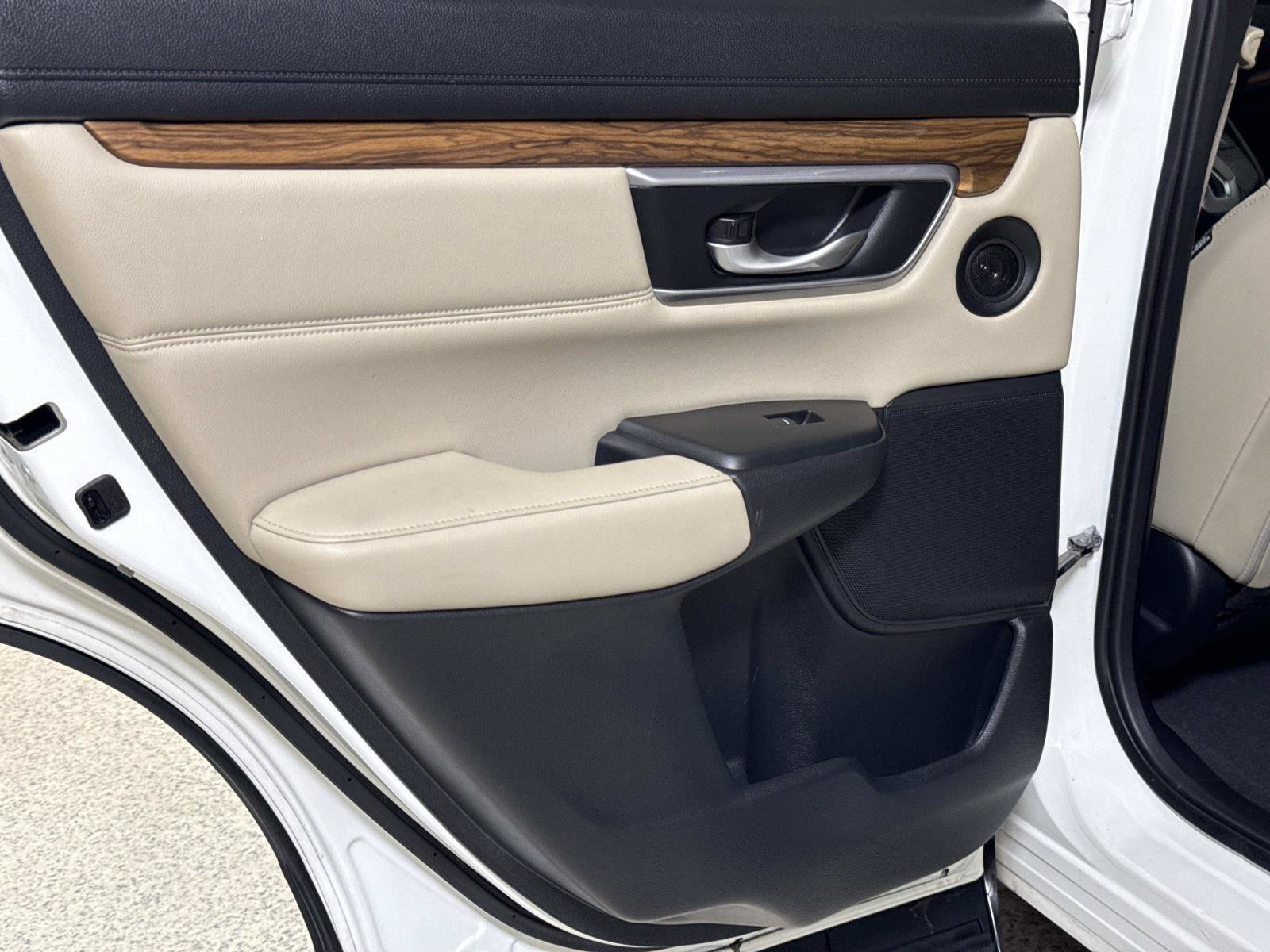 Used 2017 Honda CR-V Touring image 14
