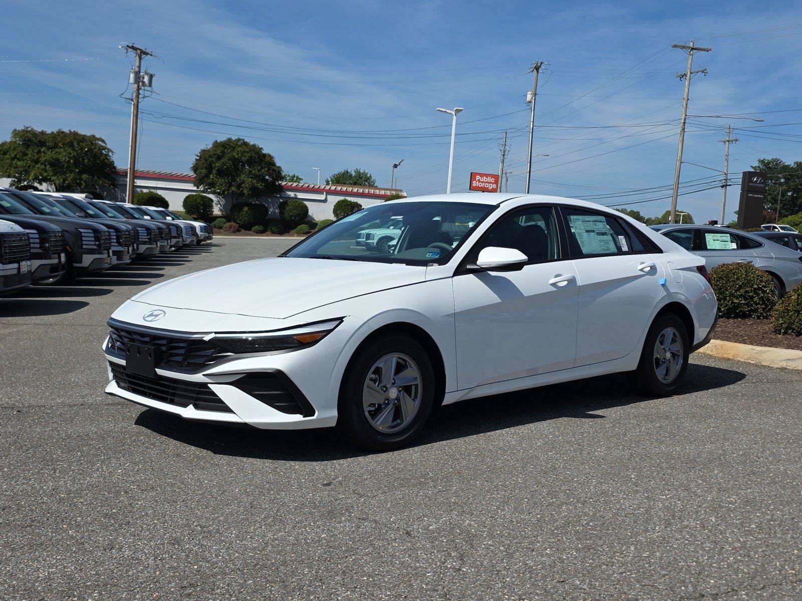 New 2026 Hyundai Elantra SE FWD image 2
