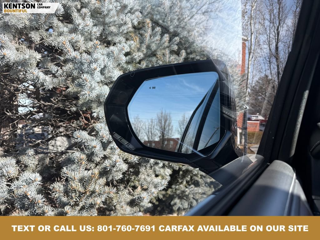 Used 2024 GMC Yukon Denali Ultimate image 23