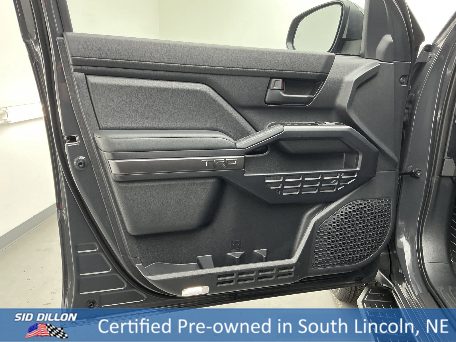 Used 2025 Toyota 4Runner Limited image 16