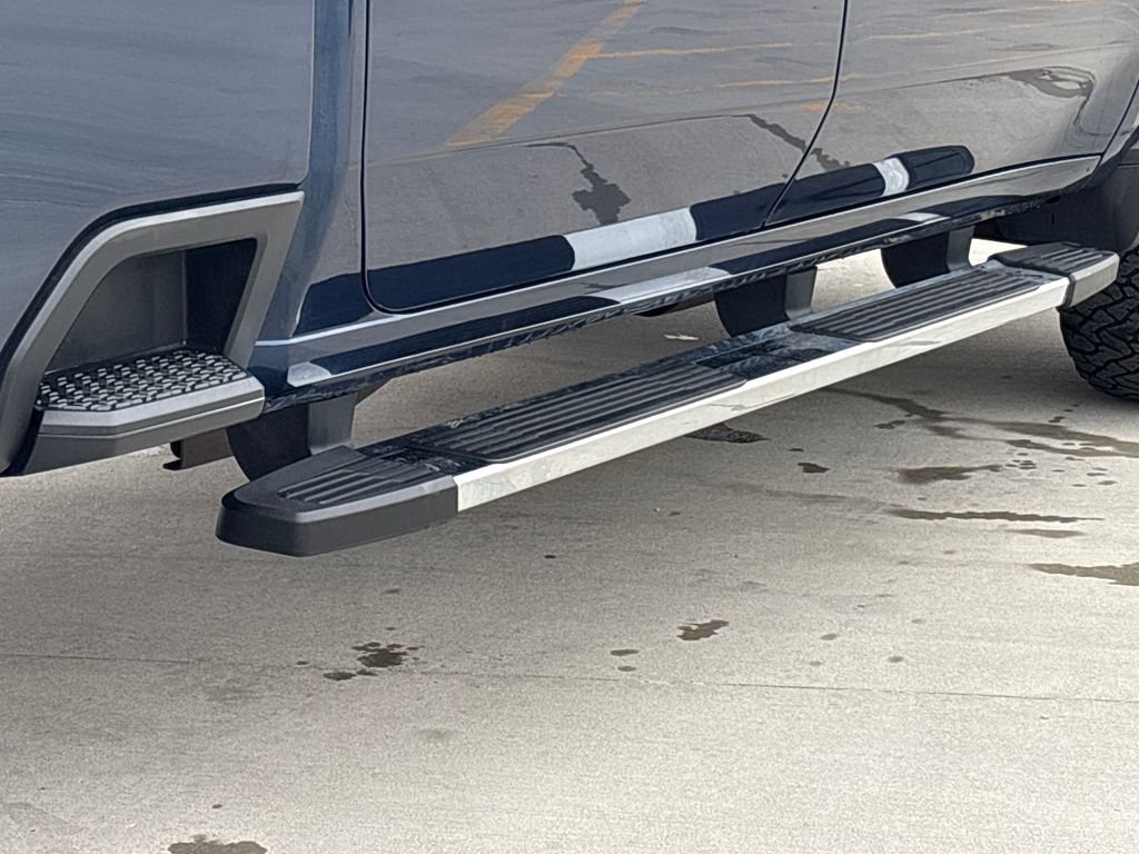 Used 2023 Chevrolet Silverado 2500 LTZ AWD/4WD image 40