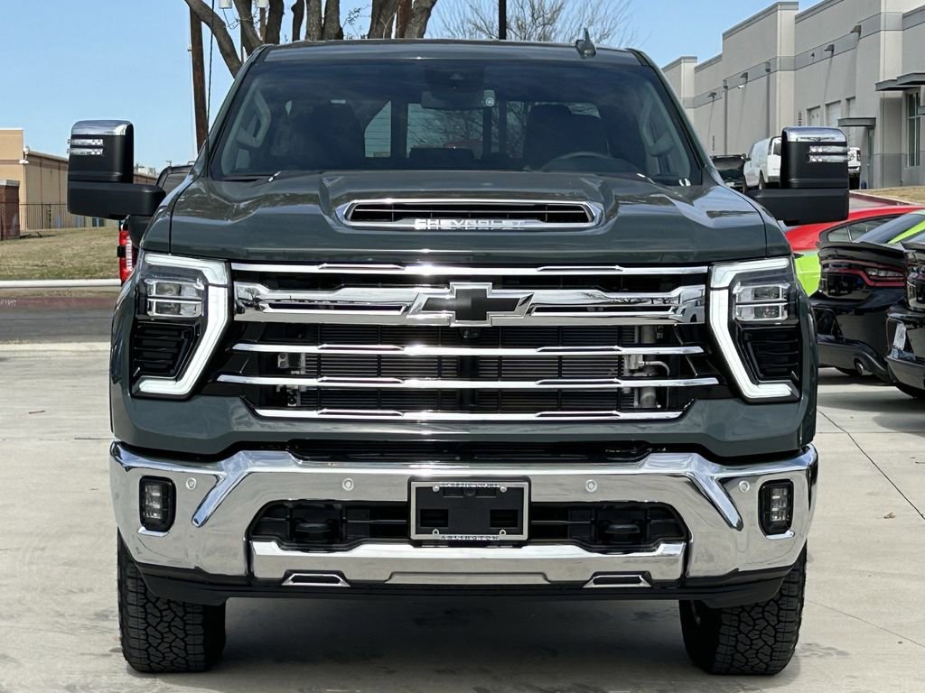 Used 2025 Chevrolet Silverado 2500 LTZ w/ LTZ Convenience Package image 9