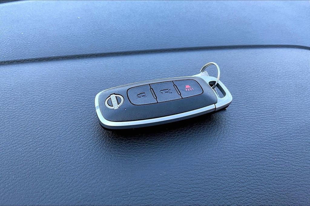 Certified 2025 Nissan Kicks Play S image 11