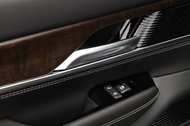 New 2024 Jeep Grand Wagoneer L 4WD w/ Convenience Group III image 25