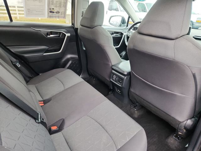 Used 2021 Toyota RAV4 XLE w/ Convenience Package image 30