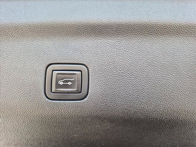 Used 2021 Chevrolet Tahoe Premier w/ Premium Package RWD image 7