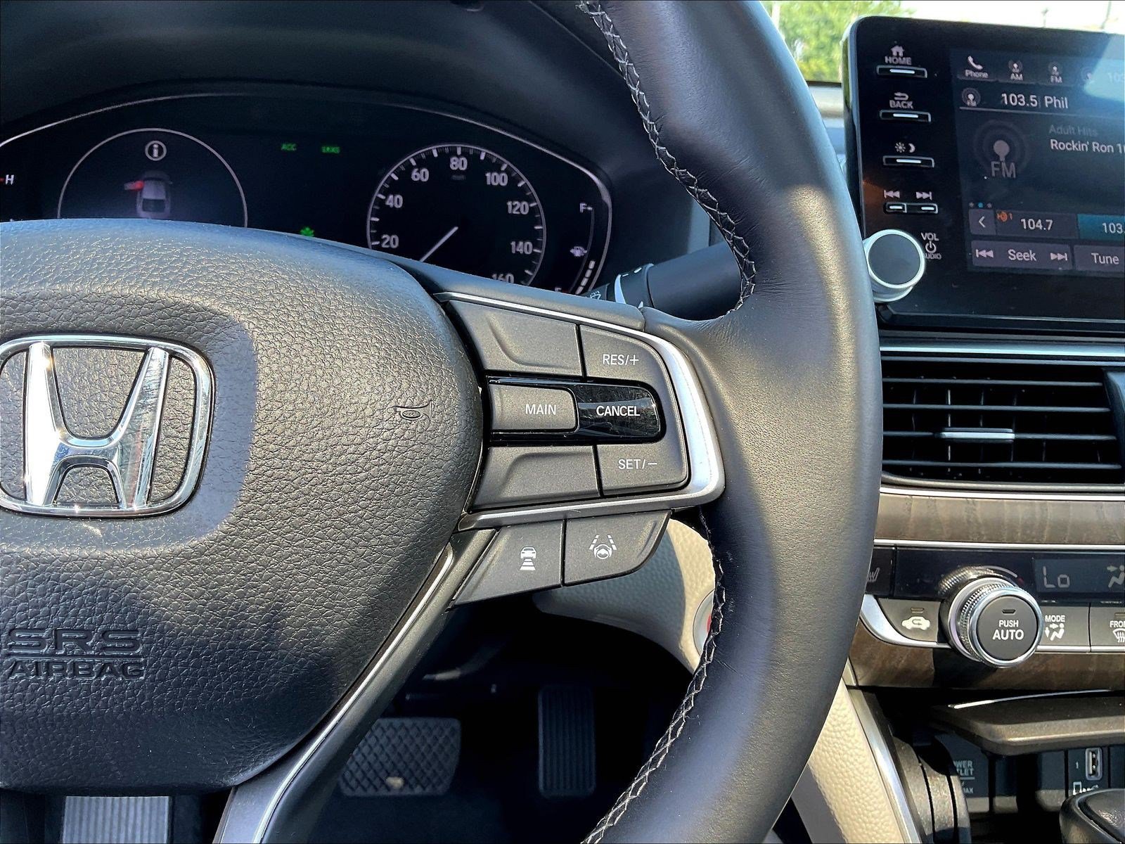 Used 2018 Honda Accord EX-L image 12