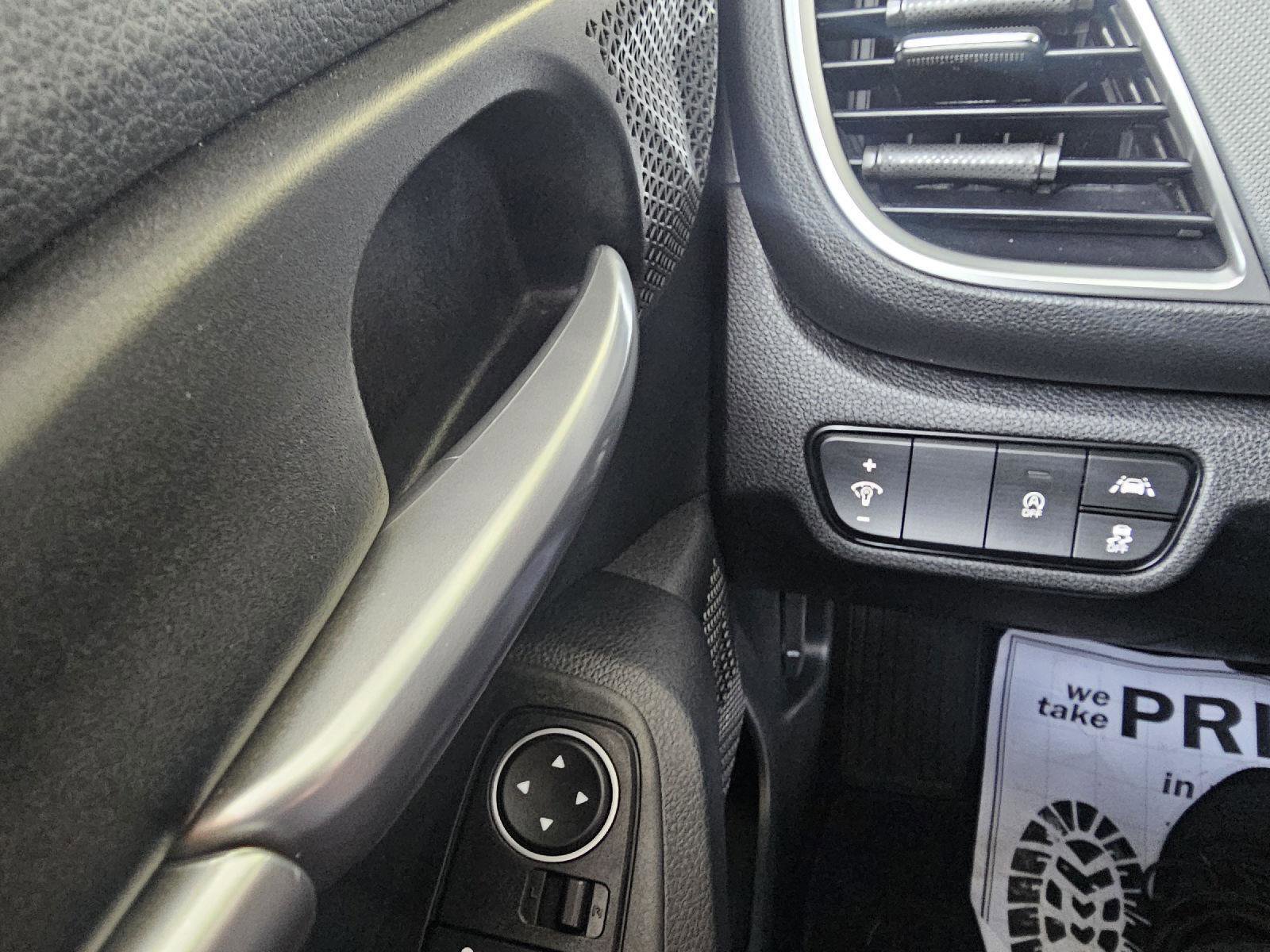 Used 2023 Kia Seltos LX image 24