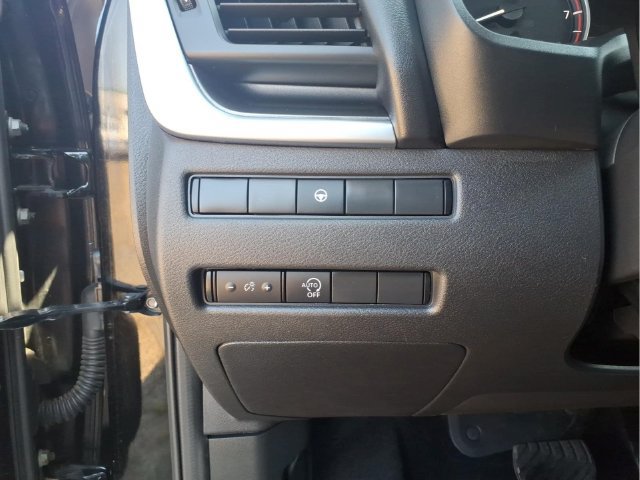 Used 2023 Nissan Rogue SV AWD/4WD image 14