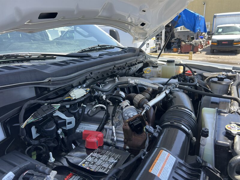 Used 2023 Ford F550 Luxury RWD image 31