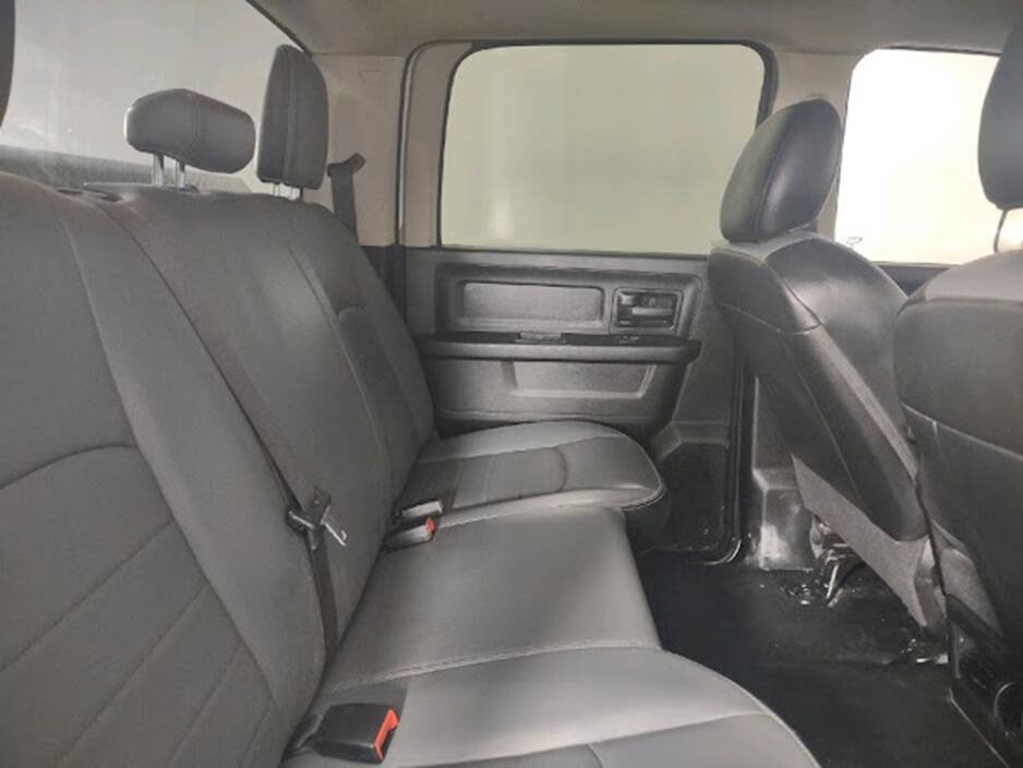 Used 2022 RAM 1500 Tradesman w/ Chrome Appearance Group image 15