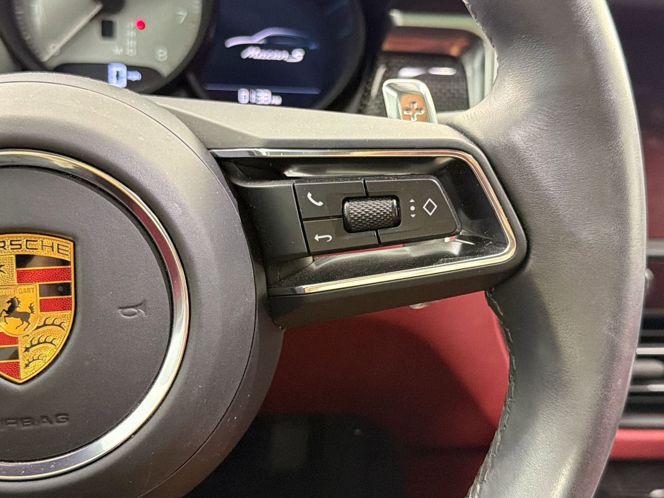 Certified 2022 Porsche Macan S image 23