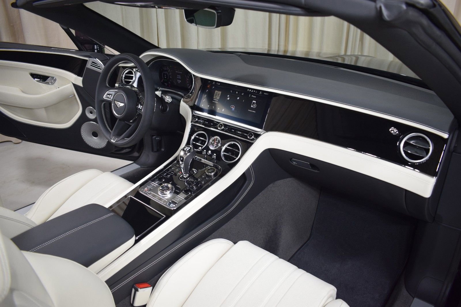 New 2025 Bentley Continental GTC AWD/4WD image 24