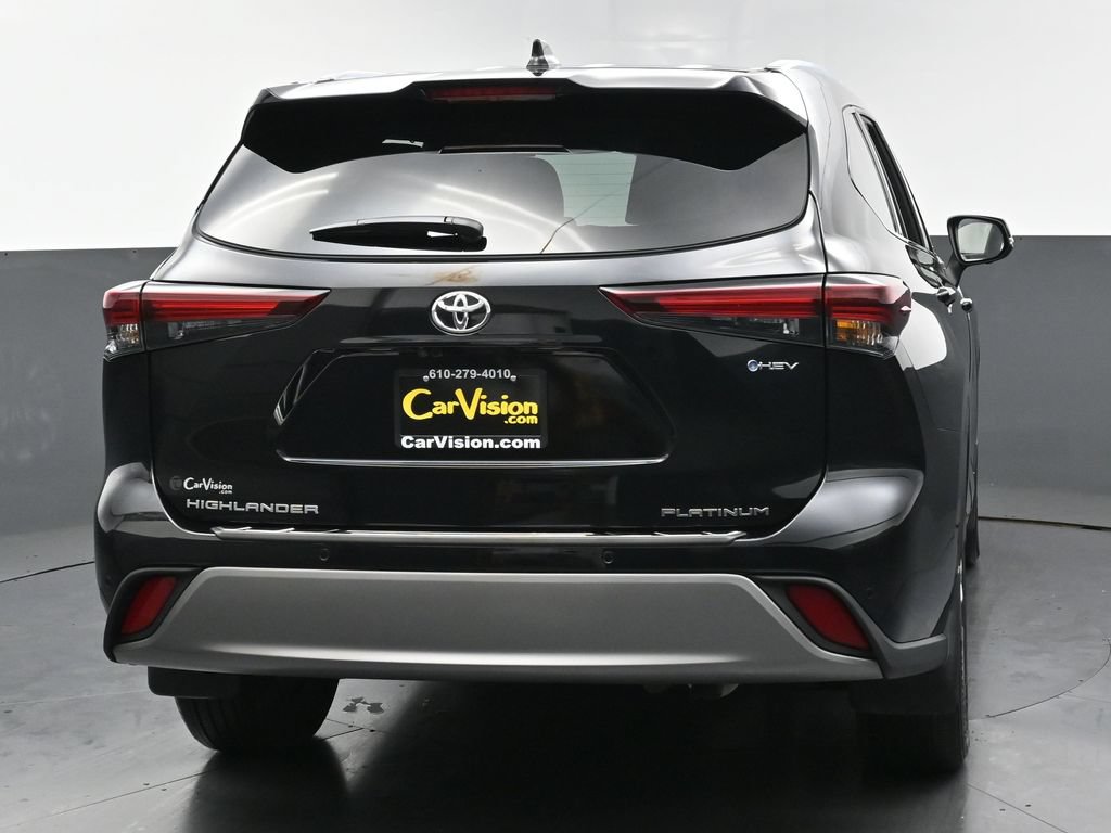 Used 2026 Toyota Highlander Platinum AWD/4WD image 3