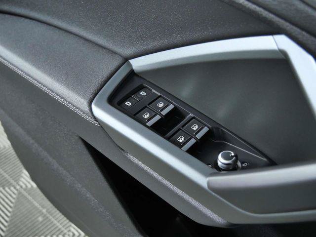 Used 2025 Audi Q3 2.0T Premium w/ Convenience Package AWD/4WD image 27