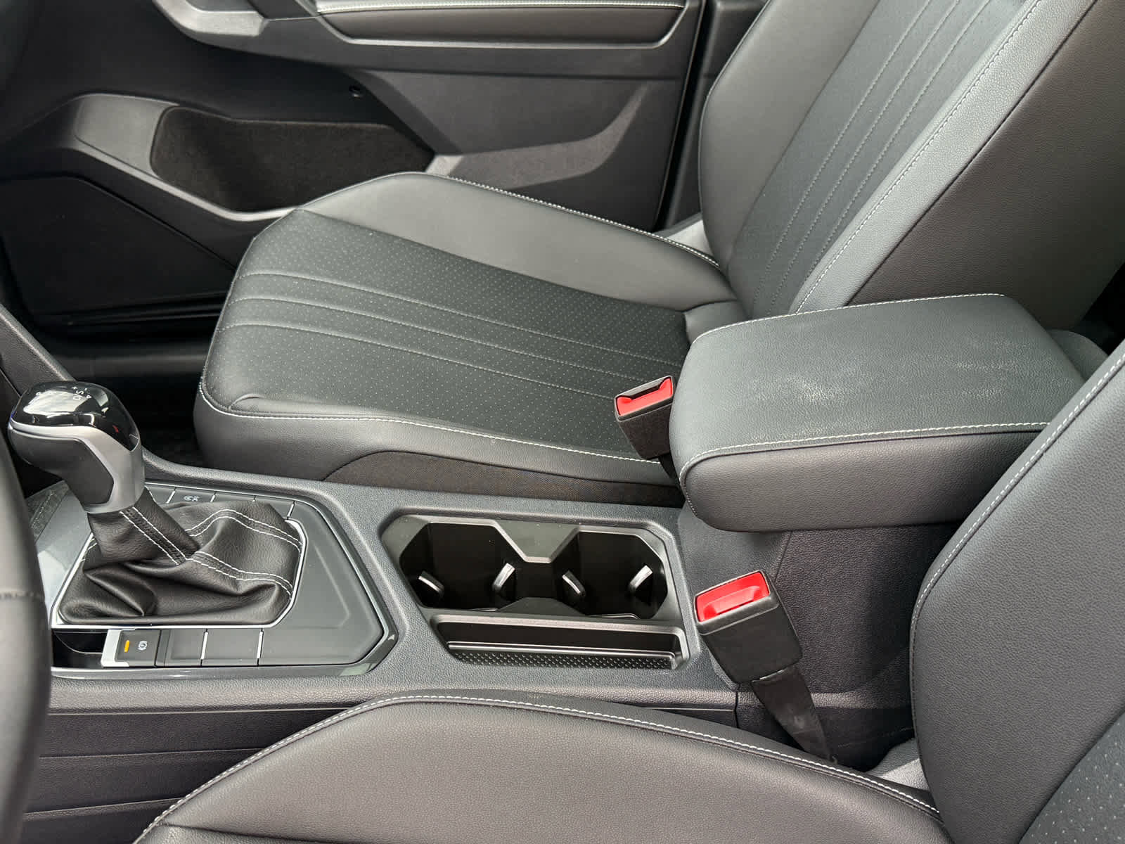 Used 2023 Volkswagen Tiguan SE image 21