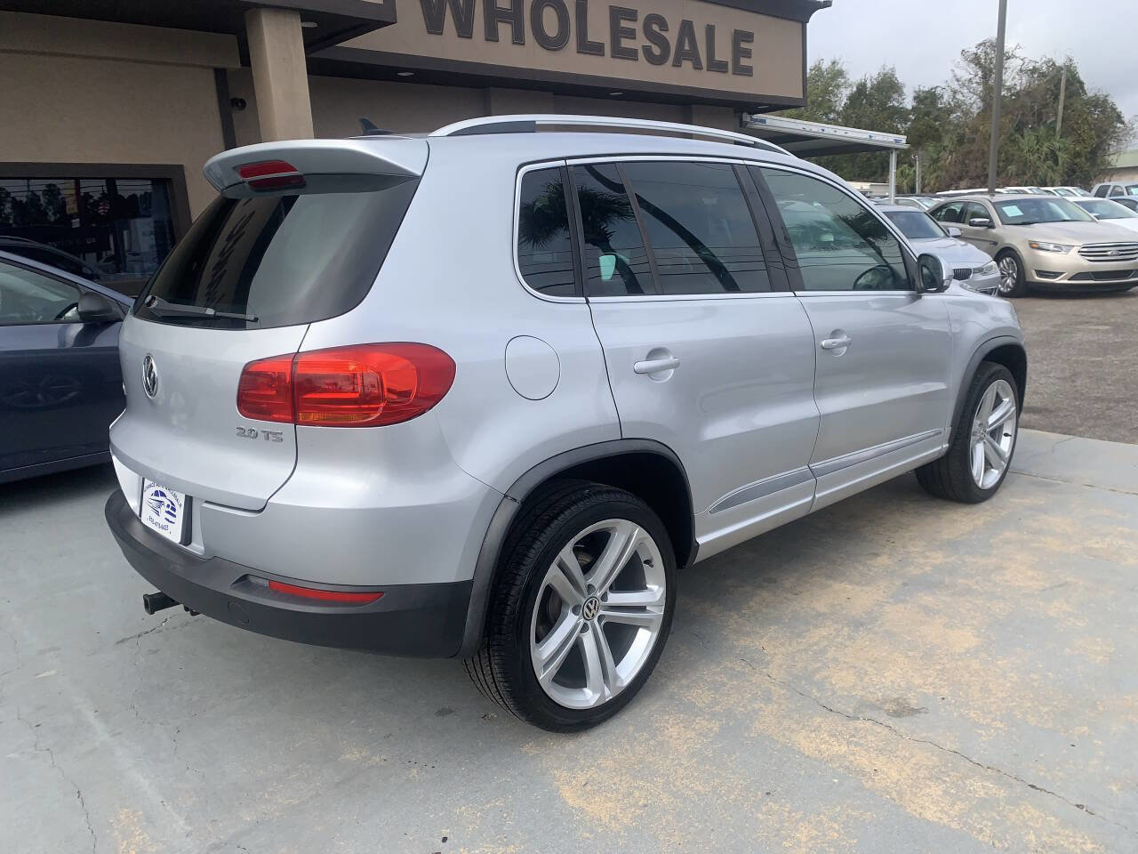 Used 2014 Volkswagen Tiguan R-Line image 4