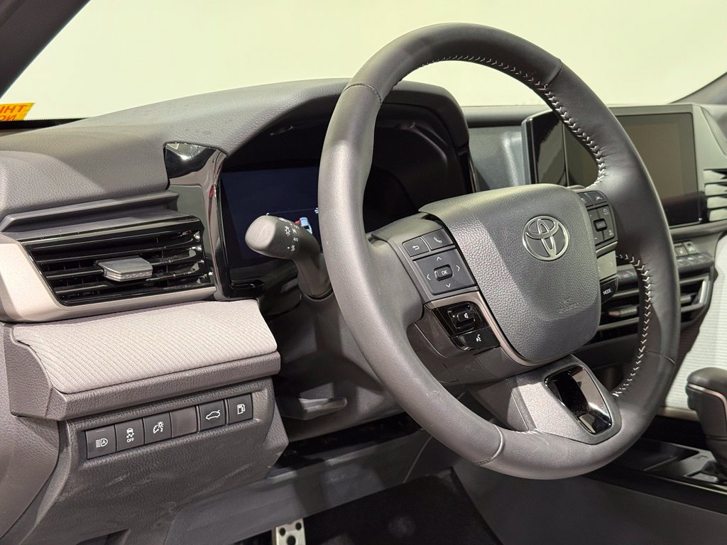Used 2026 Toyota Camry SE w/ Convenience Package AWD/4WD image 16