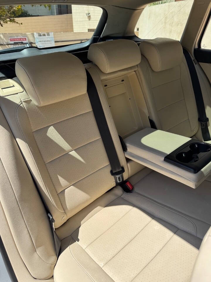 Used 2010 Volkswagen Jetta TDI FWD image 9