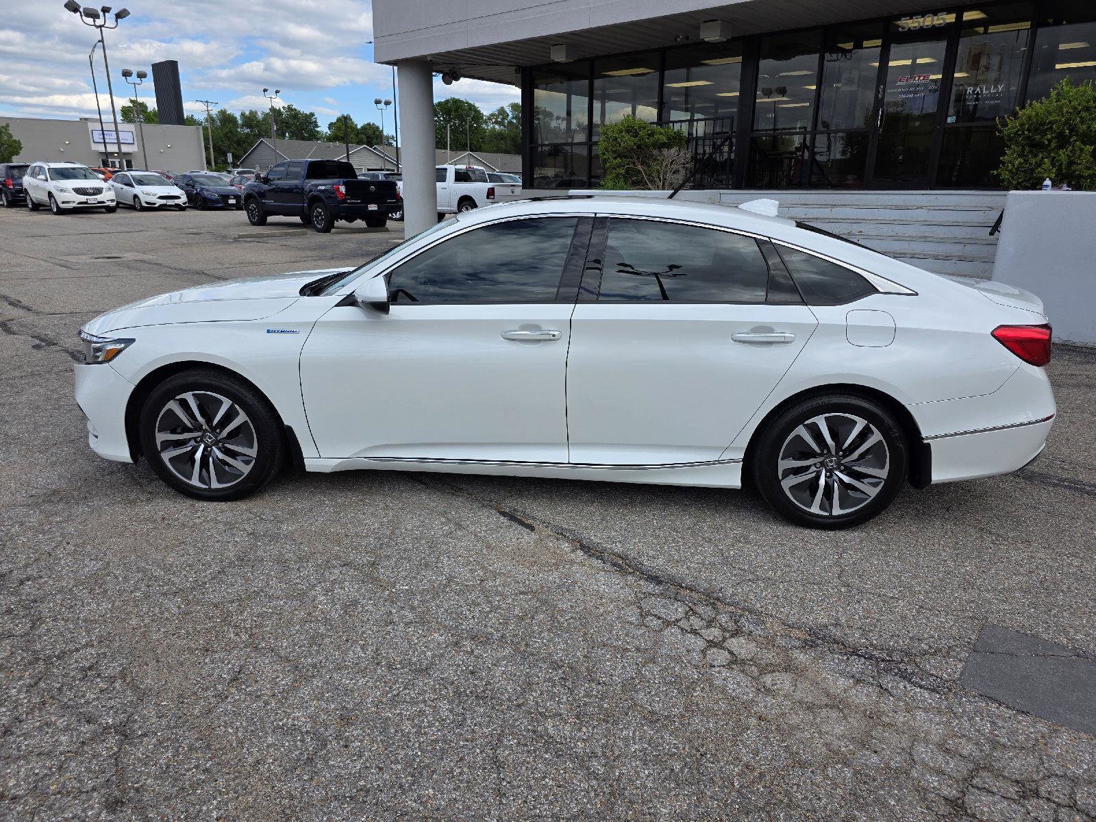 Used 2020 Honda Accord Touring image 8