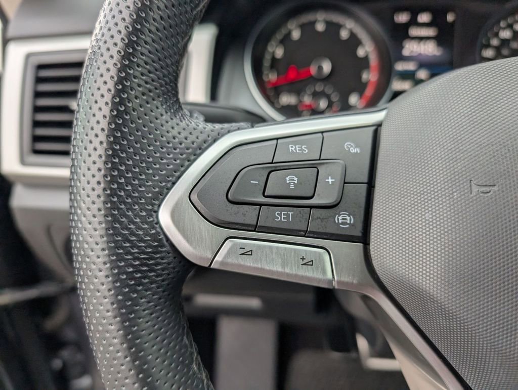 Used 2021 Volkswagen Atlas SE image 25