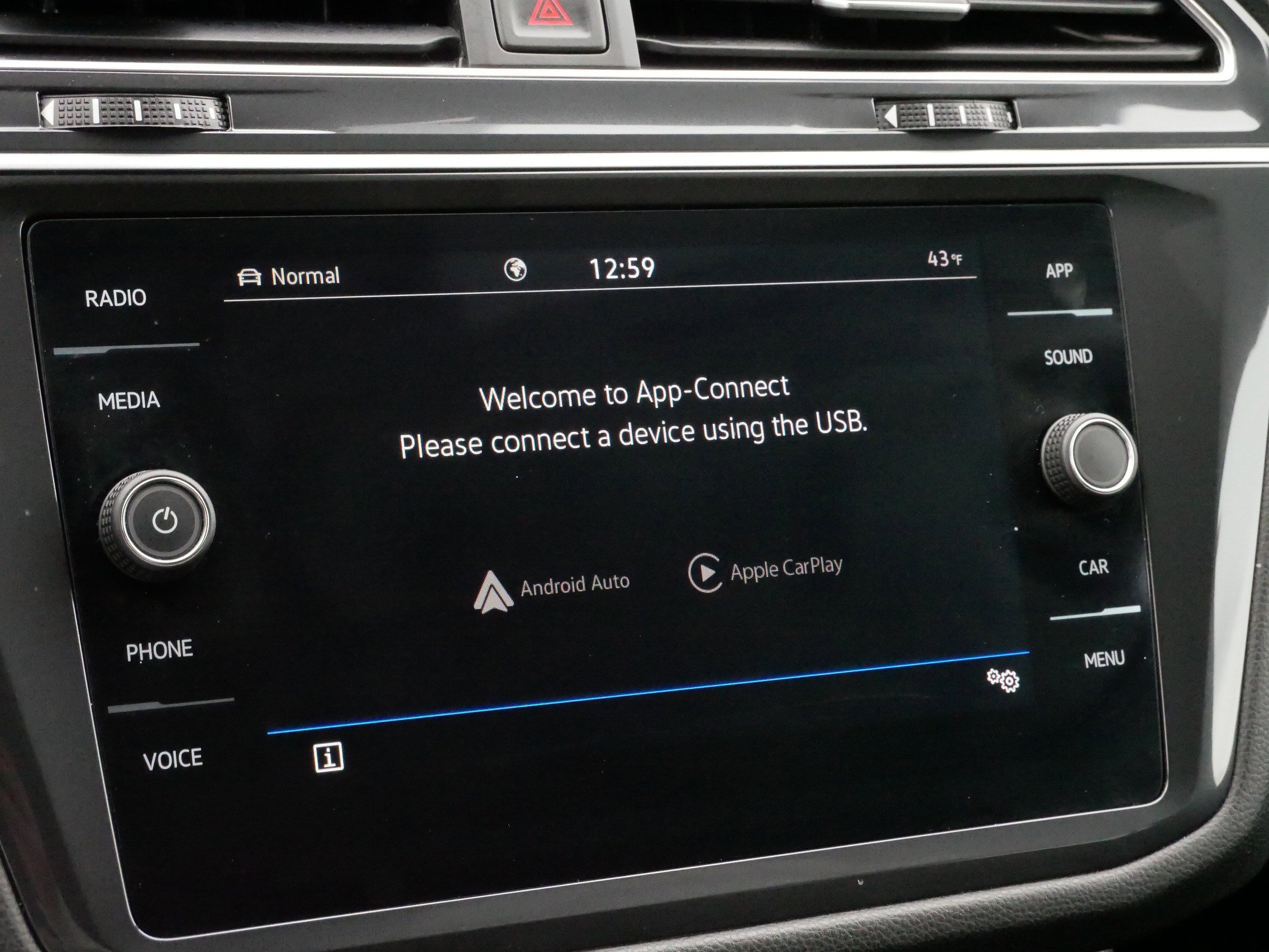 Certified 2024 Volkswagen Tiguan SE R-Line image 22