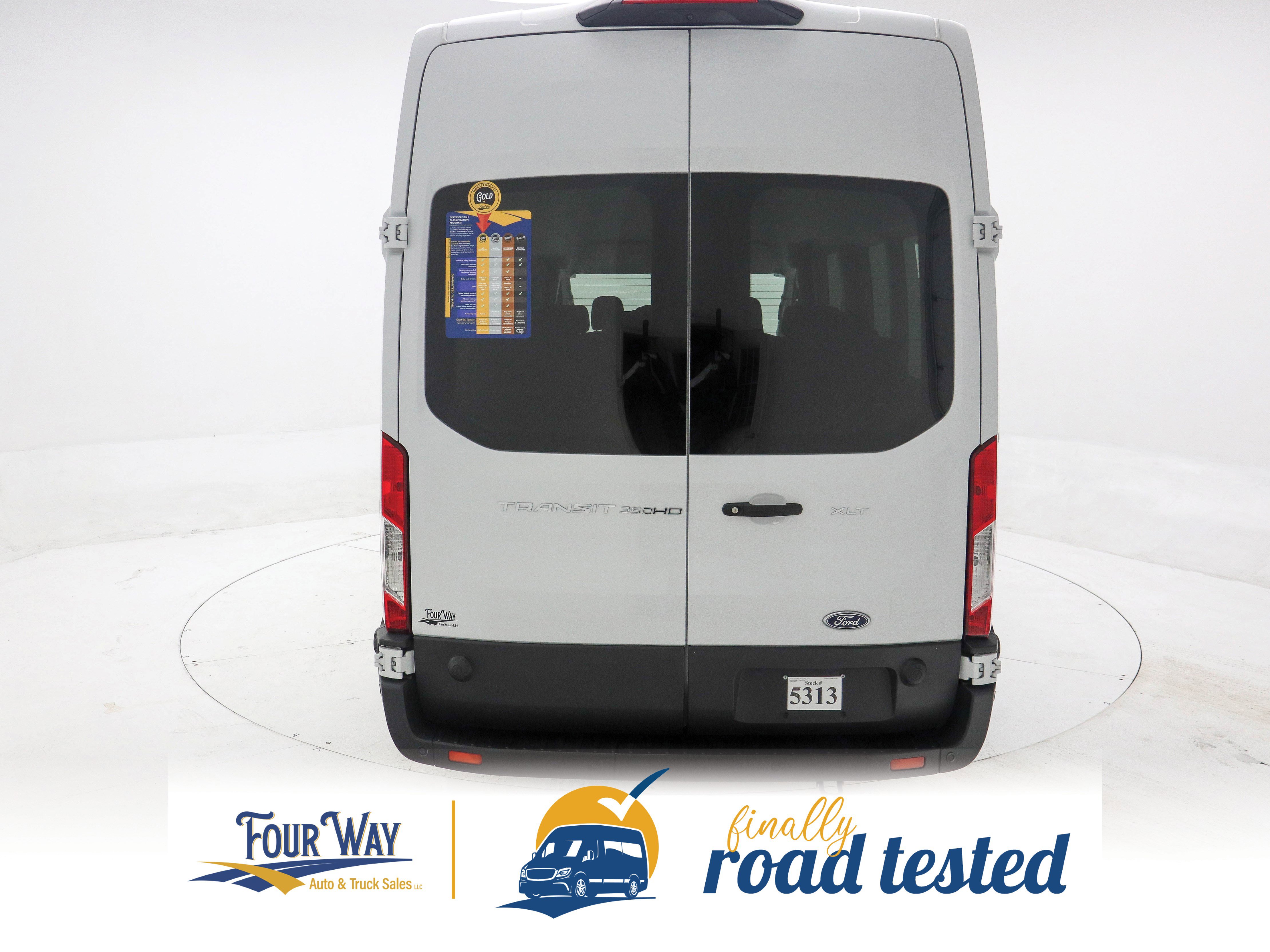 Used 2024 Ford Transit 350 XLT RWD image 5
