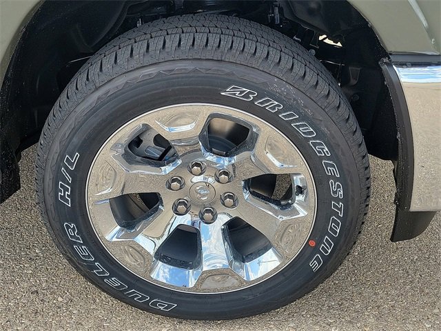 New 2026 RAM 1500 4x4 Crew Cab image 7