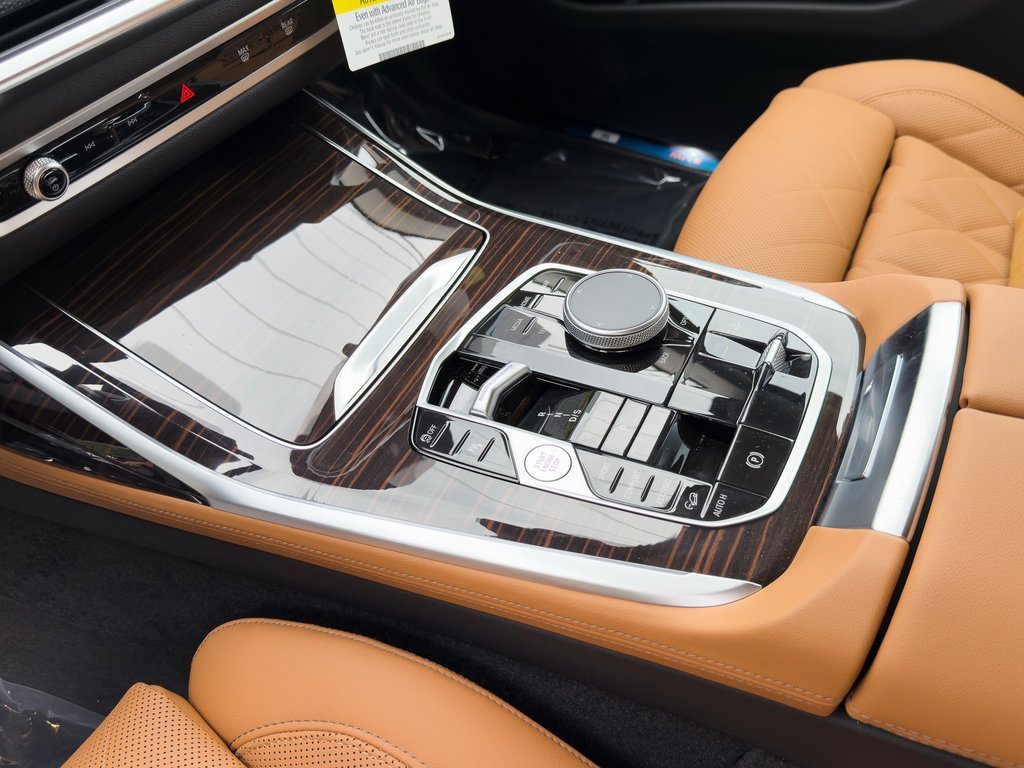 New 2026 BMW X7 xDrive40i w/ Premium Package image 11
