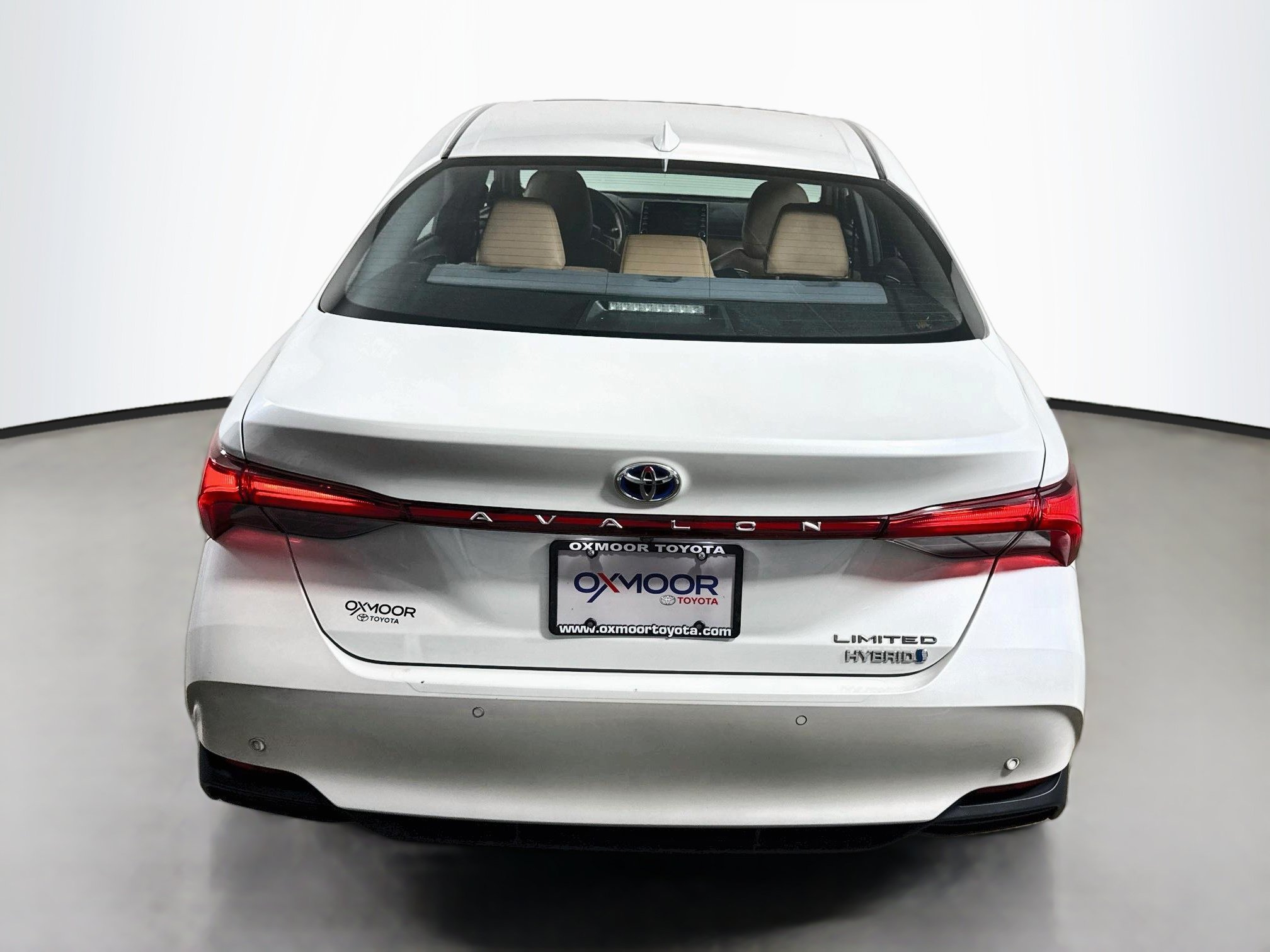 Certified 2019 Toyota Avalon Limited w/ Advanced Safety Package FWD image 6
