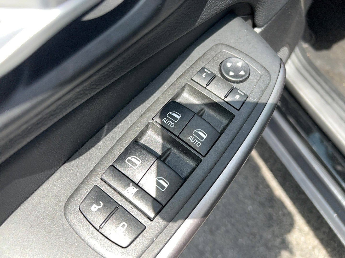 Used 2022 Jeep Cherokee Latitude Lux AWD/4WD image 12