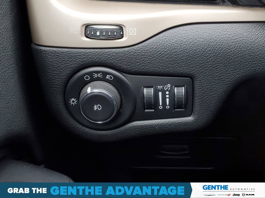 Used 2014 Jeep Cherokee Latitude image 14
