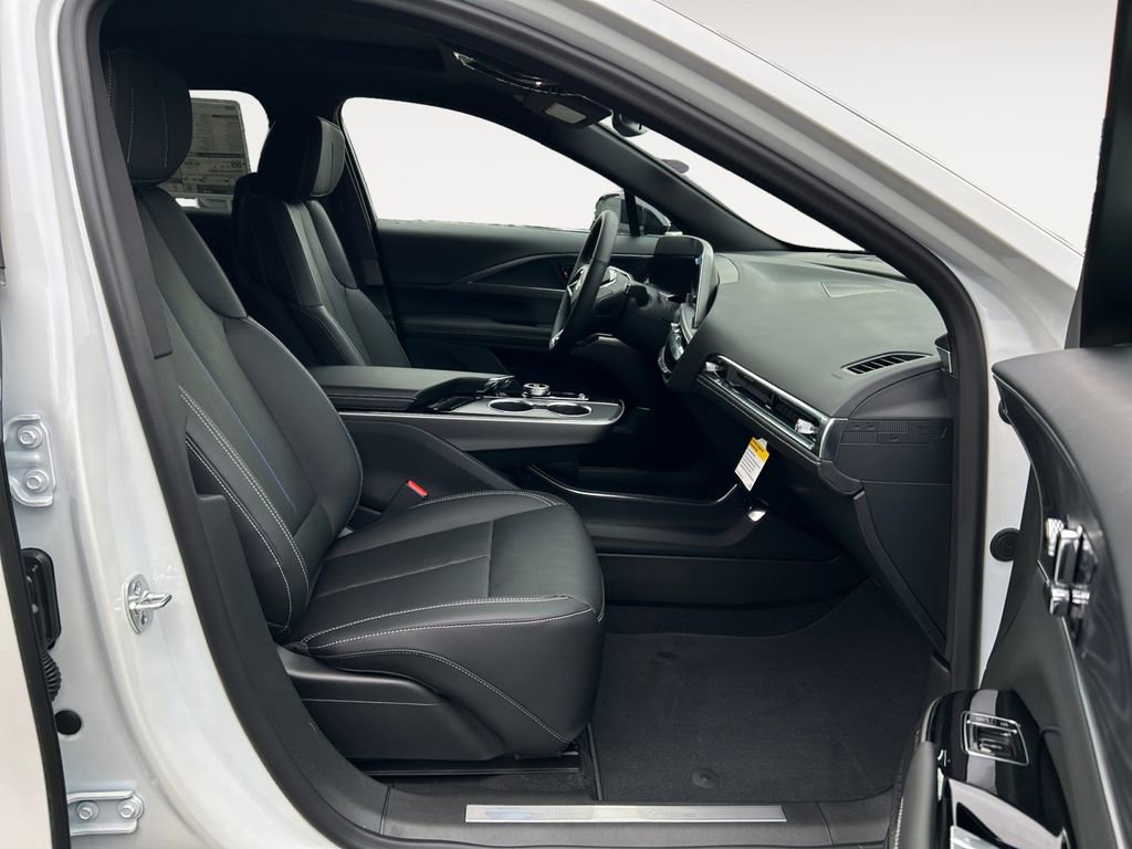 Used 2025 Cadillac Lyriq Sport image 10