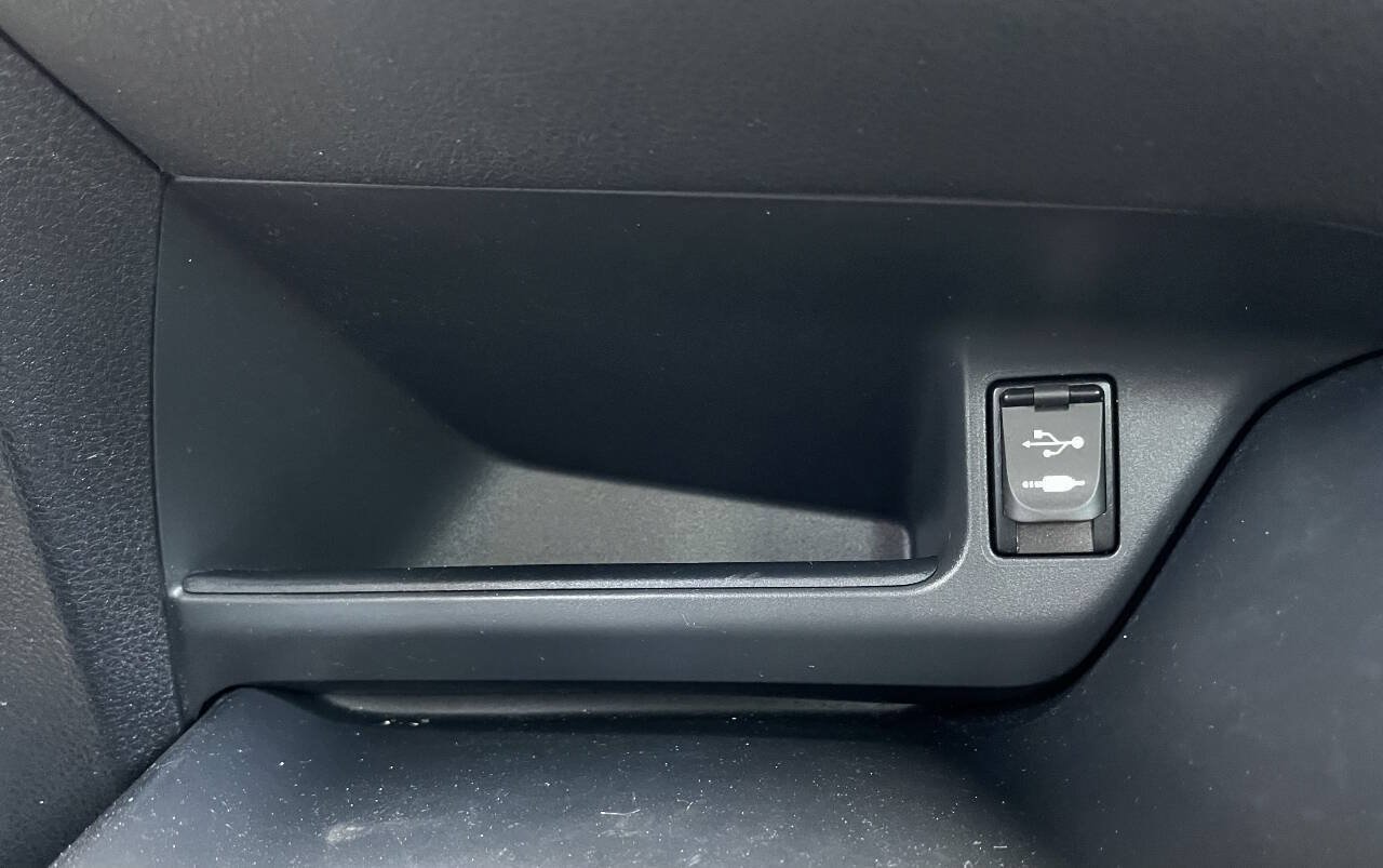 Used 2019 Toyota C-HR LE FWD image 24