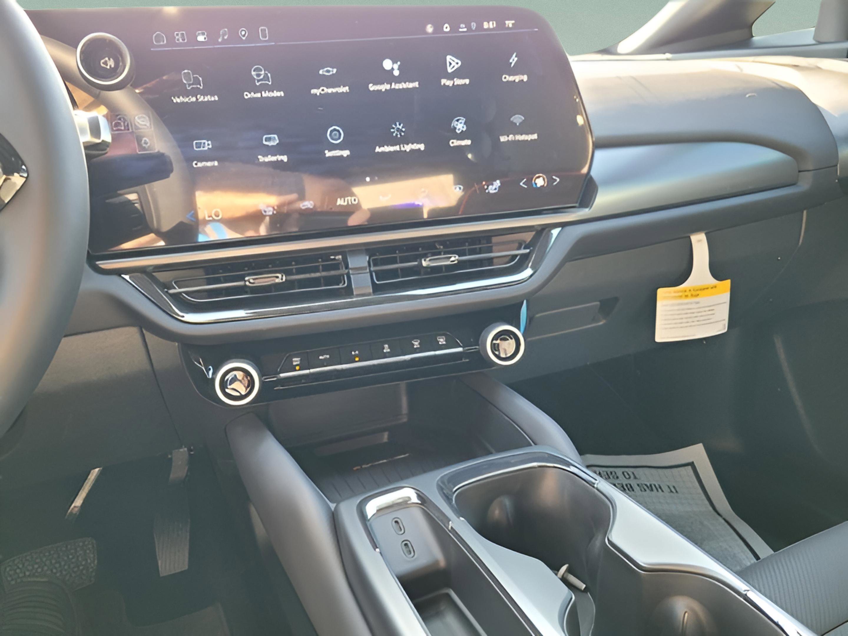 New 2026 Chevrolet Equinox EV RS image 9